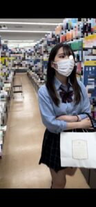 vol.49 (衝撃マンポロ、くぱぁアリ)続！激カワ清楚制服 KのスケスケTバック逆さ撮り